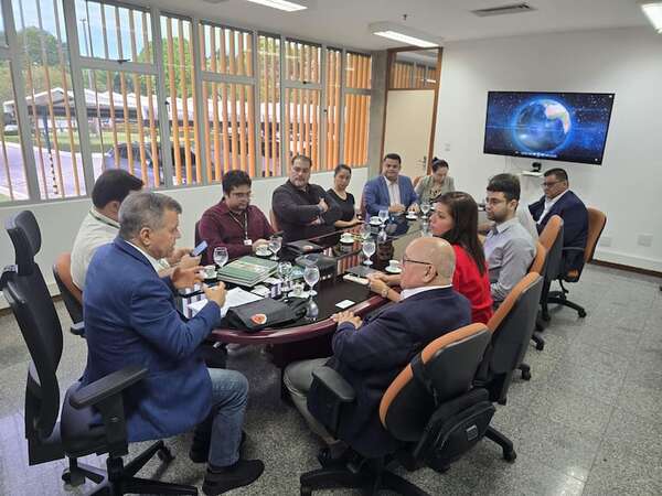 Zonas francas de Paraguay y Brasil renuevan acuerdos para fortalecer comercio internacional - ABC en el Este - ABC Color