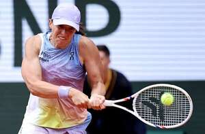 Swiatek recupera sensaciones en su estreno en Roland Garros - Polideportivo - ABC Color