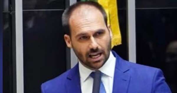 La Nación / Fiscalía pide investigar a hijo de Bolsonaro
