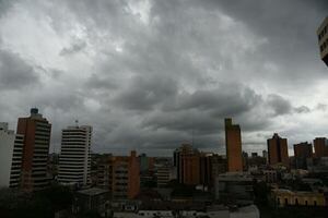 Meteorología: lluvias y tormentas preceden hoy al frío en Paraguay  - Clima - ABC Color