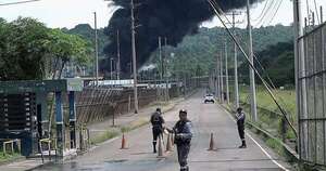 La Nación / Ecuador: principal refinería suspende operaciones por incendio