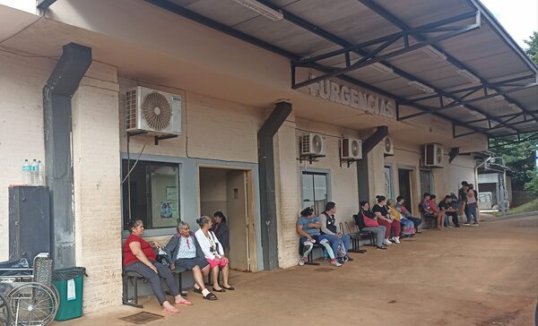 Urgencias del hospital de Franco se satura de pacientes que son internados en pasillos - La Clave