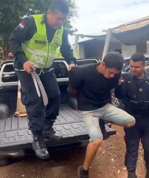 Aprehendieron a sujeto con antecedentes tras protagonizar incidente con machetes en la calle – Diario TNPRESS