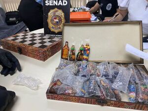 Jaque mate al narcotráfico: incautan cocaína en piezas artesanales de ajedrez - trece