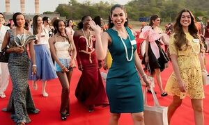 (GALERÍA) ¡Atendé cuál fue el gran logro de nuestra Miss Mundo en India!