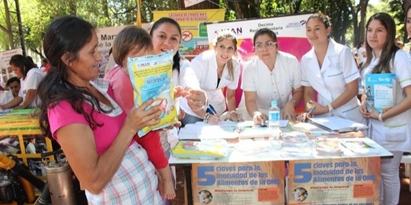 Lucha contra la desnutrición infantil: Salud entregó más de 10.000 kilos de leche fortificada a Cordillera • PARAGUAY TV