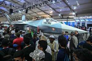 India eleva su apuesta armamentística con nuevo prototipo de avión de combate - Mundo - ABC Color
