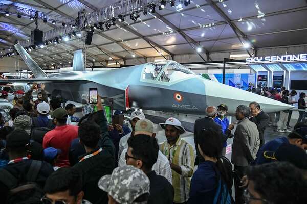 India eleva su apuesta  armamentística con nuevo prototipo de avión de combate - Mundo - ABC Color