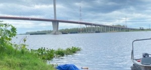 Encuentran el cuerpo sin vida de un hombre en la costa del Puente Héroes del Chaco - trece