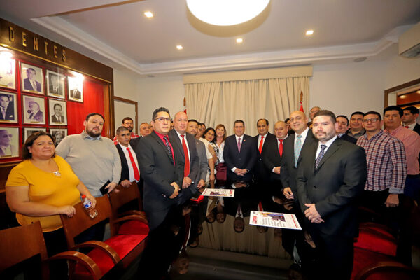 Dirigentes de Fuerza Republicana se suman a Honor Colorado tras reunión con Horacio Cartes - ADN Digital