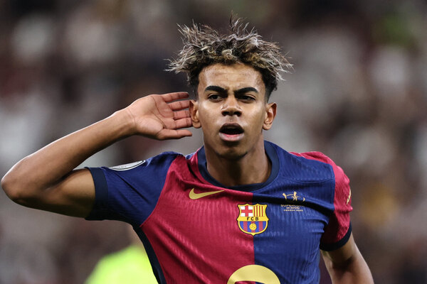 Versus / Lamine Yamal amplía su contrato con el Barcelona hasta 2031