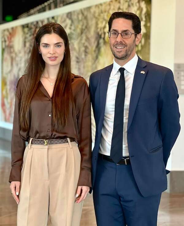 Nadia Ferreira sorprende con su visita a la Embajada de EE.UU. en Paraguay - Gente - ABC Color