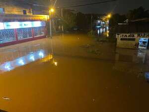Lluvias provocan inundaciones en Limpio y vecinos denuncian abandono municipal - Nacionales - ABC Color