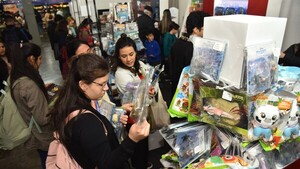Democratizar la lectura, la misión de Colecciones UH en la FIL 2025
