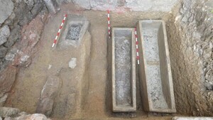 Hallazgo de dos sarcófagos desvela el posible templo cristiano más antiguo de España