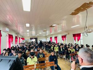 Policía Nacional combate el consumo de drogas desde las aulas en el Alto Paraná - La Clave