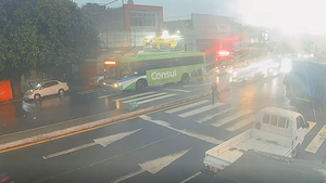 Video: Le robaron su cartera en el bus, se bajó y persiguió al ladrón en zona del Mercado 4