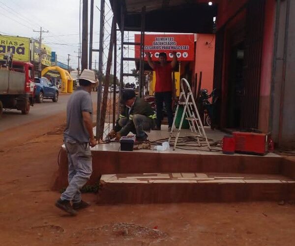 Avanza despeje de veredas de avenida Monday para su anhelada ampliación