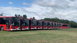 MOPC lanza licitación internacional para operar los buses eléctricos: Los detalles de la convocatoria
