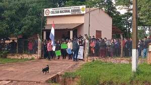 Comunidades educativas de San Pedro se movilizan y emplazan al MEC ante la crítica situación escolar - Nacionales - ABC Color