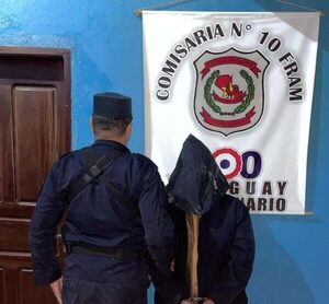 Ka´ucho llegó a comedor para agredir a su pareja y avei clavó a un cliente que la defendió