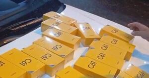 La Nación / Detuvieron cerca del puente a brasileño que intentó escapar con 30 celulares