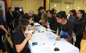 EBY inicia desembolso por becas en su área de influencia