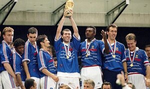 Versus / Entrenar a la selección de Francia, un "sueño" para Zidane