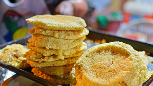 Video viral: Nutricionista argentina hace chipá pancake con receta del mbeju y enciende las redes