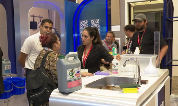 Unilever Profesional presentó soluciones de higiene e innovación en la Expo Gastronomik - trece