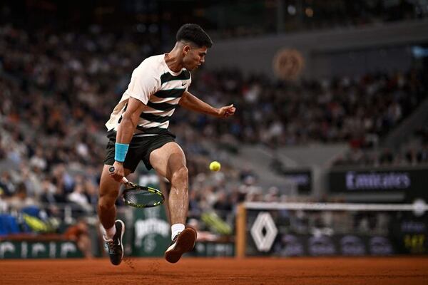 Alcaraz y Swiatek imponen su ley en Roland Garros - Polideportivo - ABC Color