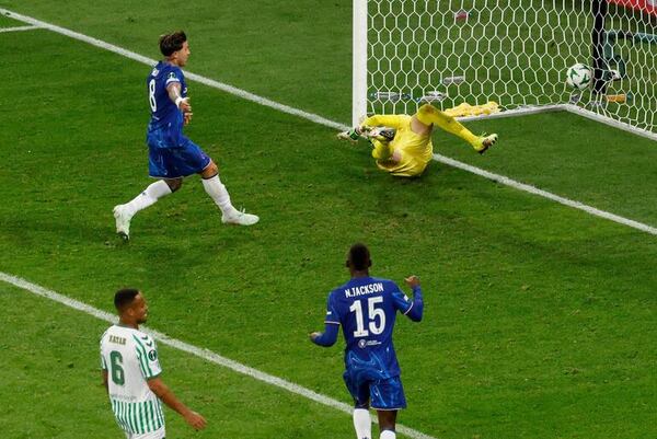 Chelsea, campeón de la Conference League, con remontada y goleada sobre el Betis - Fútbol Internacional - ABC Color