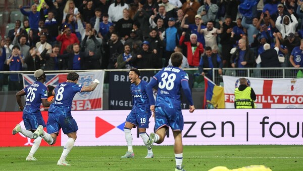 Chelsea golea a Betis y levanta el título de la Liga Conferencia