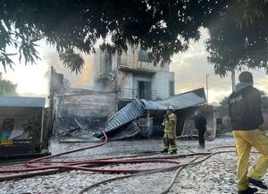 (VIDEO). Incendio de gran magnitud en Fernando de la Mora