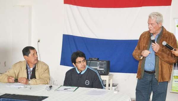 Senadores homenajearon a Guillermo Caballero Vargas y destacaron su compromiso y aporte a la democracia - Política - ABC Color