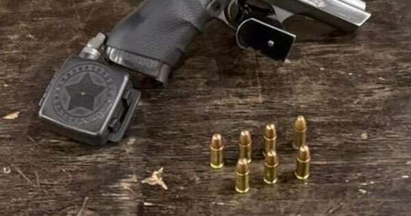 La Nación / En Aduana de Foz detienen a un paraguayo con pistola Jericho, con número raspado