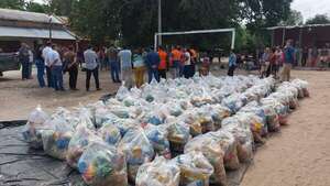 Tras reiterados reclamos de damnificados, la SEN envía kits de alimentos a comunidades aisladas en Fuerte Olimpo - Noticias del Chaco - ABC Color