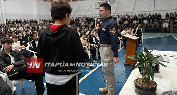 INTERPOL EXTIENDE CHARLAS PREVENTIVAS SOBRE RIESGOS EN REDES SOCIALES EN ITAPÚA