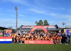 Coca-Cola Paresa apoyó el Festival de Fútbol Femenino - Empresariales - ABC Color