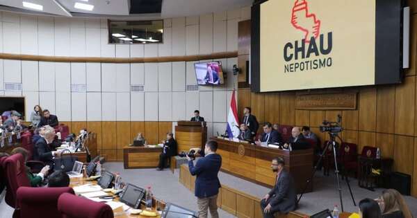 La Nación / Bachi: “¿Dónde están los ‘chau nepotismo’”?