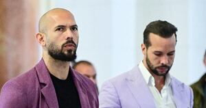 La Nación / El influencer Andrew Tate enfrenta 10 cargos, acusado por Fiscalía británica