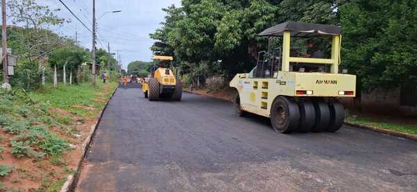 Avanzan la pavimentación asfáltica en tramos estratégicas de Ñemby - .::Agencia IP::.