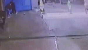 Video: Se detuvo en una bodega, fue asaltado, le golpearon y se llevaron su moto nueva en Ñemby