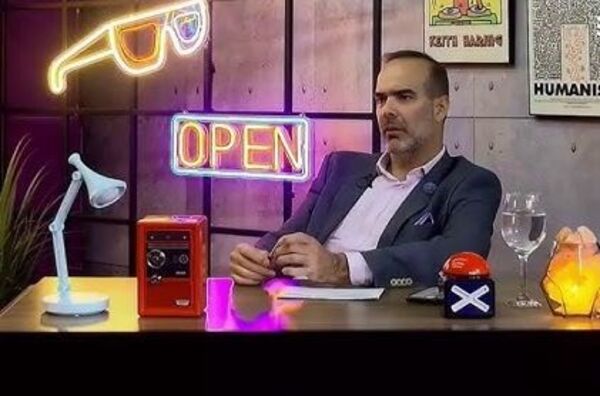 (VIDEO) Álvaro Mora ipochy: “¿Desde cuándo se volvieron tan maricones los jugadores de fútbol?”