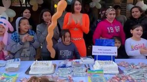 (VIDEO) ¡Chulinísima! Los vecinos de Laurys le organizaron una fiesta de cumple sorpresa