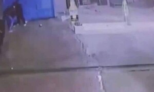 Se detuvo en una bodega, fue asaltado, le golpearon y se llevaron su moto nueva en Ñemby – Prensa 5