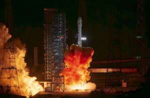 China lanza Tianwen-2, su primera misión para recolectar muestras de un asteroide  - Ciencia - ABC Color