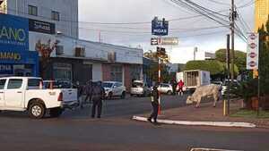 Sacrifican en plena vía pública a una vaca que se escapó de un matadero