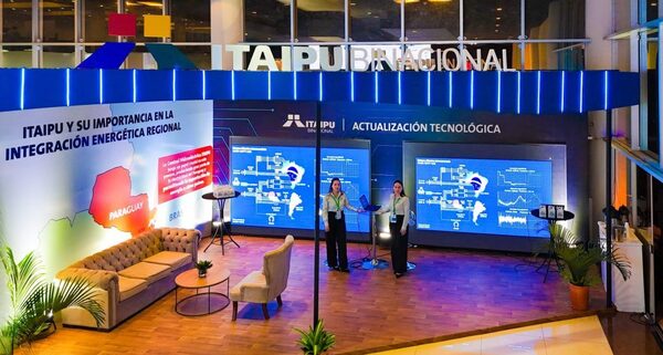 Empresas que brindan soluciones tecnológicas al sector eléctrico dan brillo a la Expo XX ERIAC