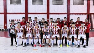 José Meza golea en su debut